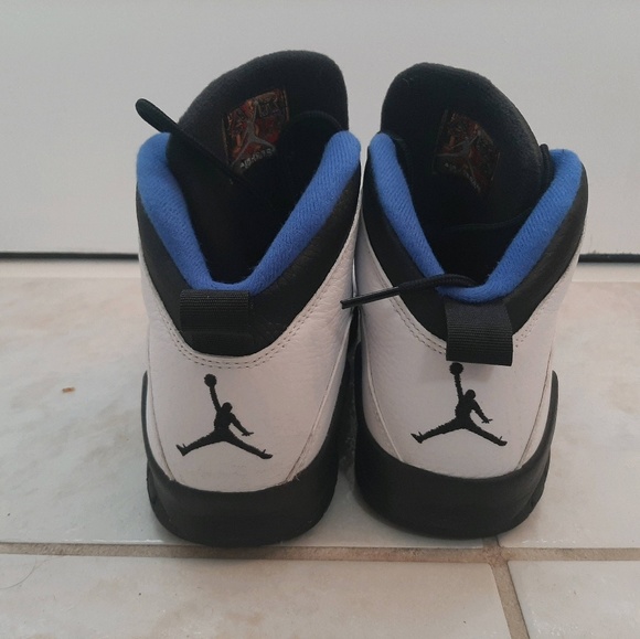 Shoes - Picture 3 of 4